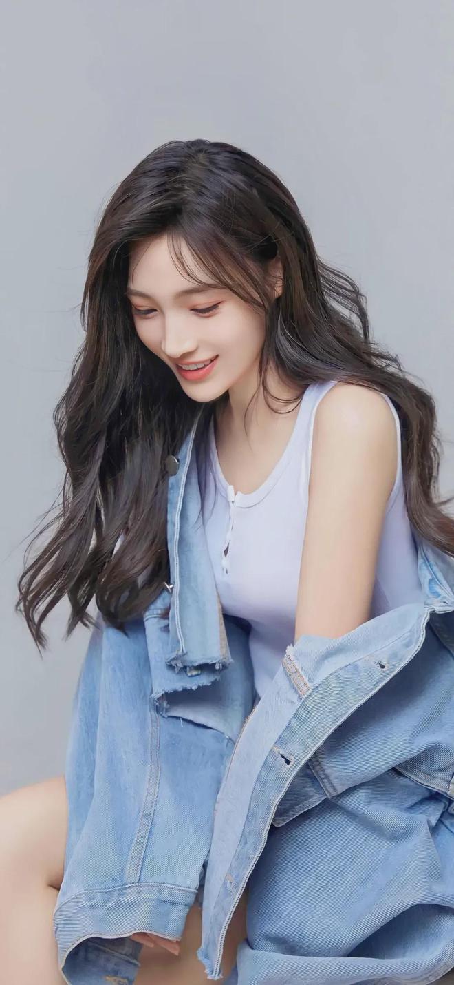 滚球-沣满的妈妈中文幕(图1)